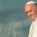 La tumba del papa Francisco será sencilla, en el suelo y con crucifijo pectoral