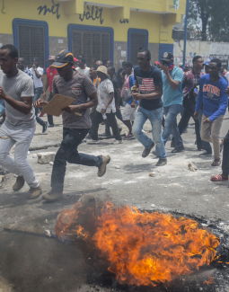 Afirman haitianos enfrentan ``tormenta perfecta de sufrimiento``